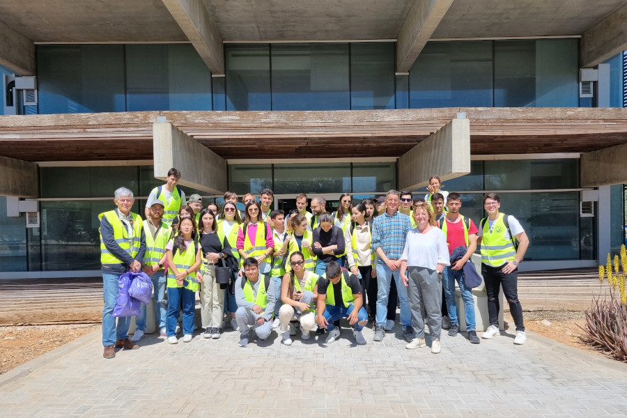 Students from the Polytechnic University of Valencia 3º de Caminos visit the Pacadar factory in Buñol