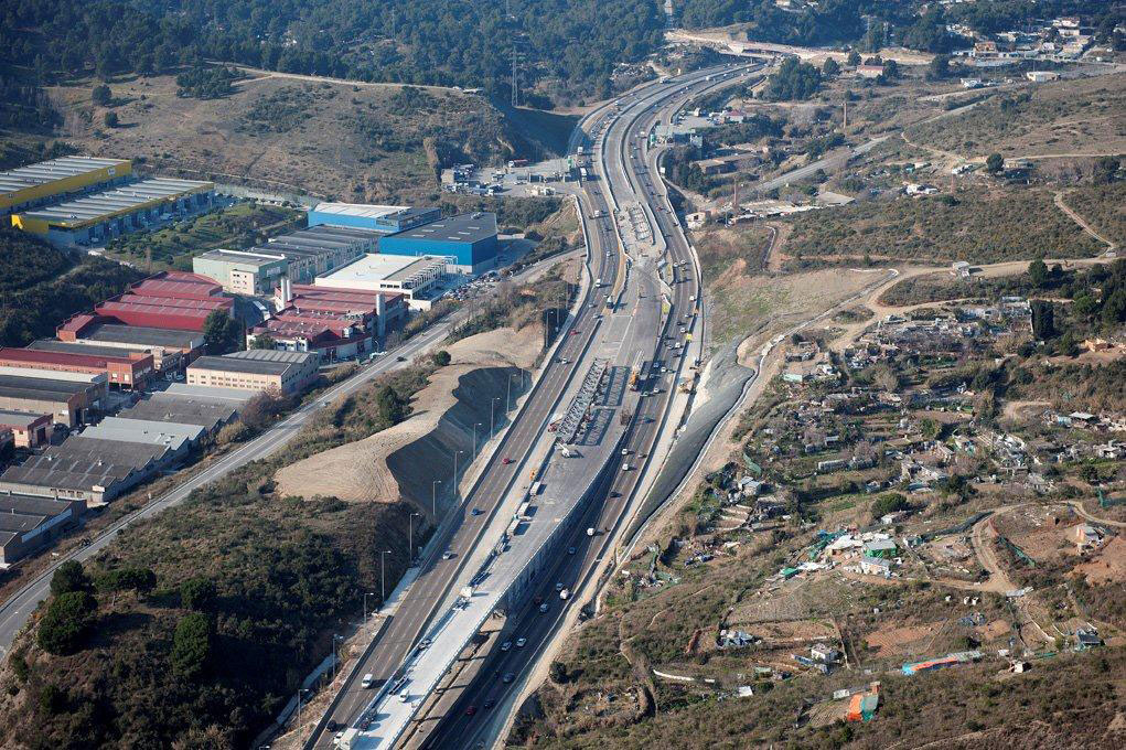 Carril reservado en la  Autopista C58