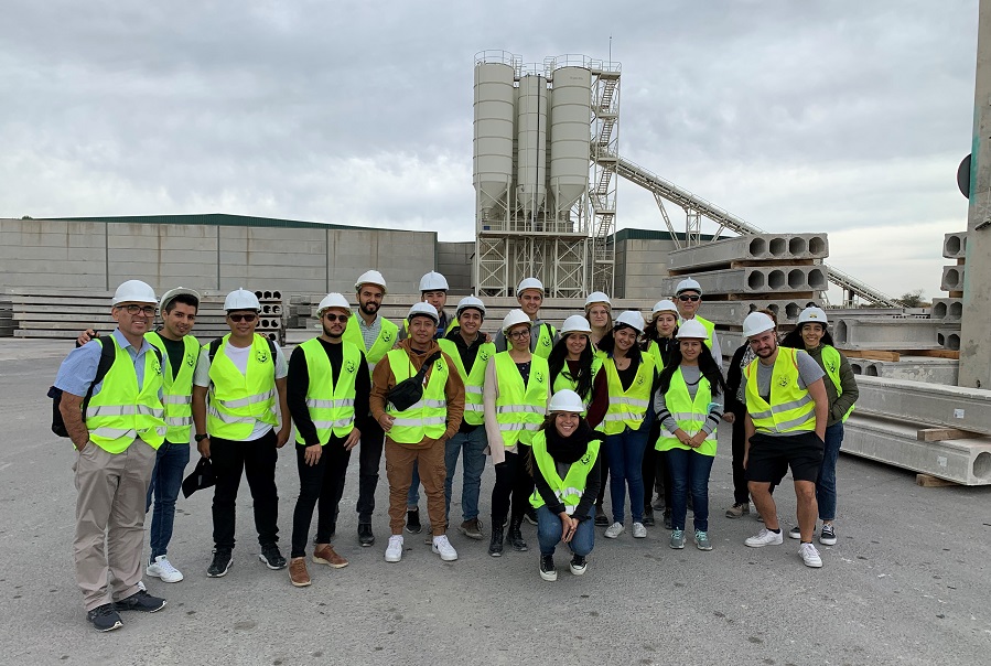 Students of the Master of Concrete of UPV visit the Pacadar factory in Buñol. 